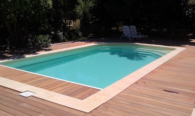 Volet roulant de piscine immergé en charente