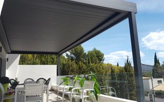 Pergola bioclimatique